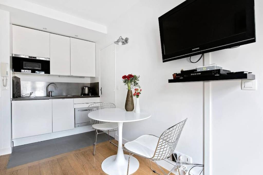 Appartement Superbe Studio Avec Balcon Au Coeur De Montorgueil à Paris Extérieur photo